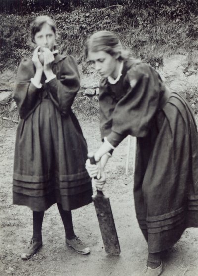 Virginia e Vanessa Stephen, a St. Ives, 1894 da English Photographer